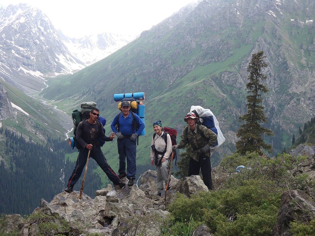 Randonneurs dans la montagne
