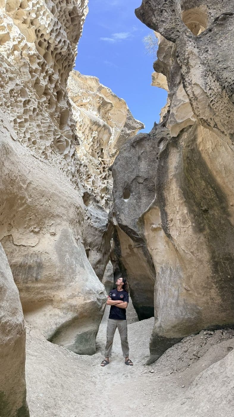 Dans un canyon étroit du Mangystau